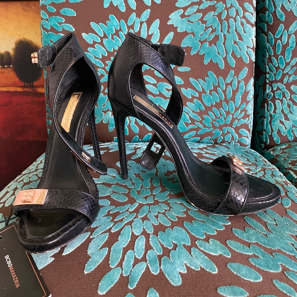 BCBG Maxazria heel
